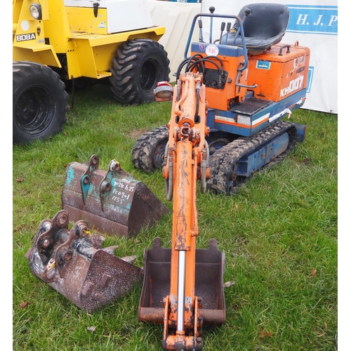 1586 - Kubota KH007 tracked mini digger with 3 buckets