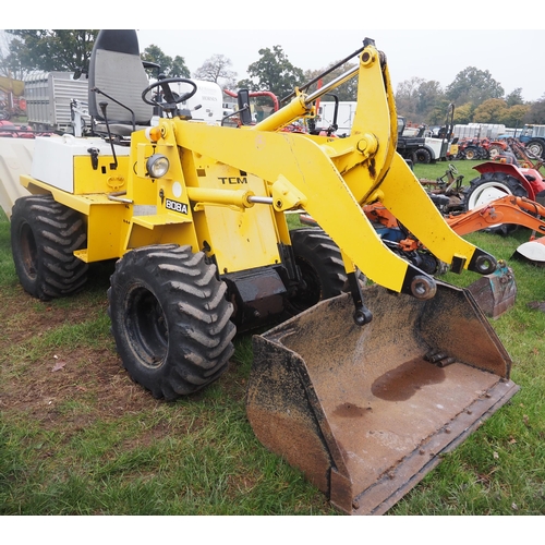 1587 - TCM808A Loading shovel