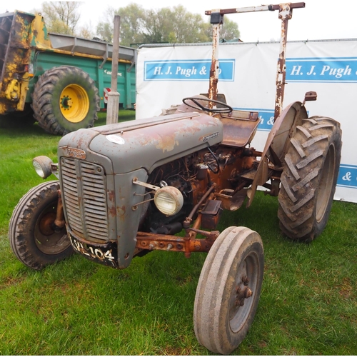 1618 - Ferguson FE35 grey and gold tractor with roll bar. 1957. S/No. SDM56355. From a deceased estate. Run... 