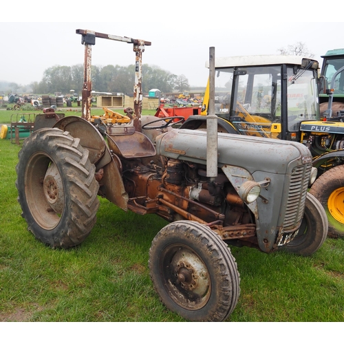 1618 - Ferguson FE35 grey and gold tractor with roll bar. 1957. S/No. SDM56355. From a deceased estate. Run... 