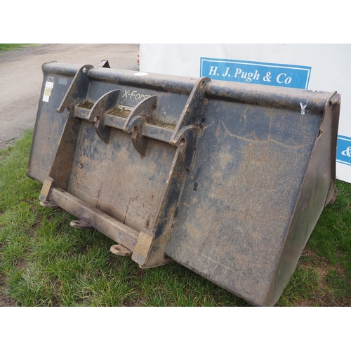 1629 - Merlo loading bucket