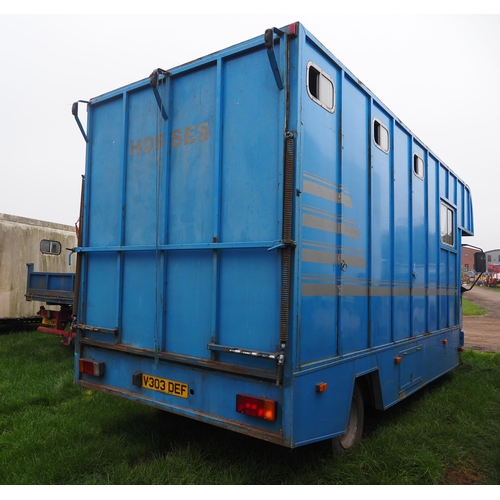 1634 - Ford Iveco 7.5 ton 3 horse lorry with living. Runs and drives. CAT C on 29.11.2004. Reg. V303 DEF. V... 