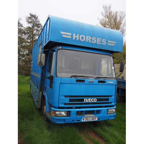 1634 - Ford Iveco 7.5 ton 3 horse lorry with living. Runs and drives. CAT C on 29.11.2004. Reg. V303 DEF. V... 