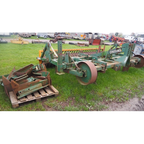 1822 - Cousins subsoiler and packer with extra legs and feet 4m