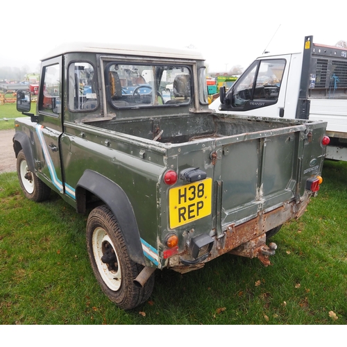 1849 - Land Rover Defender 90 200 TDI. 1991. Runs and drives. No MOT. Reg. H38 REP. V5 and key in office