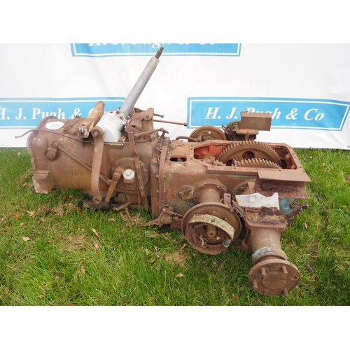 1949 - Fordson back end parts