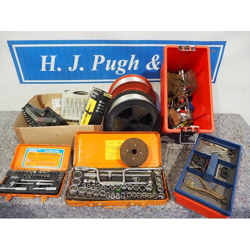 488A - Socket sets, spanners, welding wire, toolbox and contents