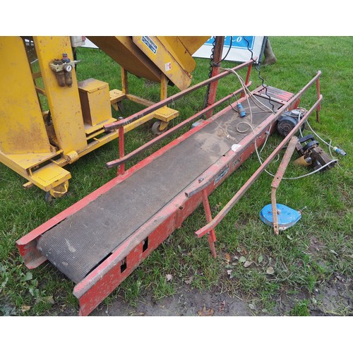 1825 - Walthambury potato bagger, conveyor and stitcher