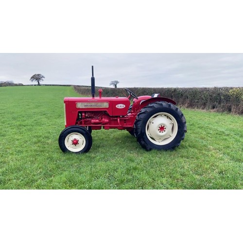 130 - International B 414 tractor. Showing 3252 hours. Used at local rally's and ploughing matches in prev... 