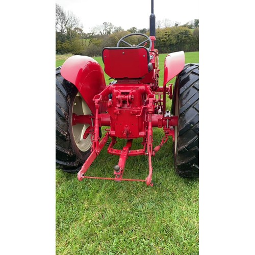 130 - International B 414 tractor. Showing 3252 hours. Used at local rally's and ploughing matches in prev... 