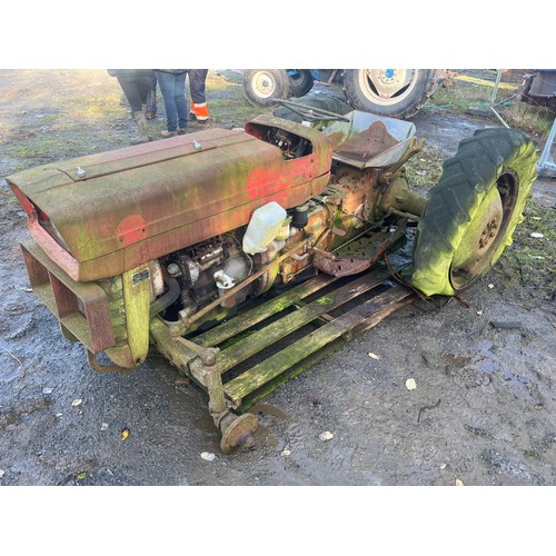 142 - Massey Ferguson 135 tractor, for restoration