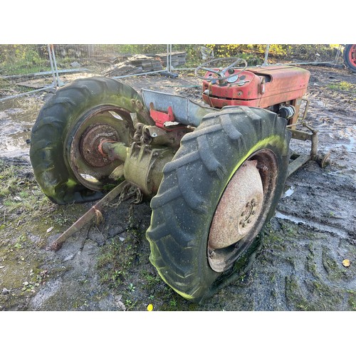 142 - Massey Ferguson 135 tractor, for restoration