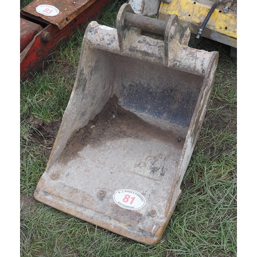 81 - Digger bucket 18