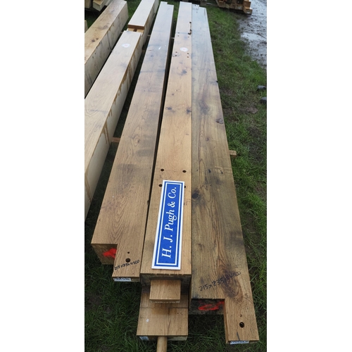 1088 - Machined oak beams average 4.3m x215x215 - 3