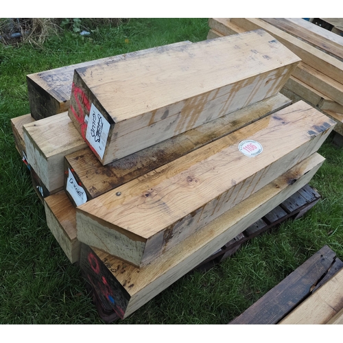 1106 - Oak beams average 1.0m - 9