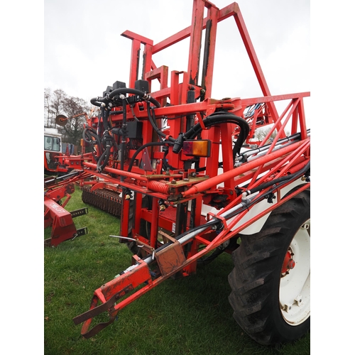 1612 - Gem Self Trak Sprayer 2200 litre 20m