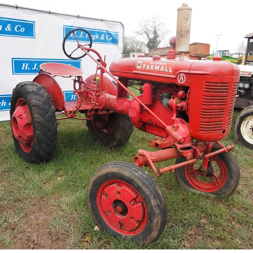 1642 - Farmall Cub tractor for spares/repair. Reg. NXS 818. V5, seat pad and numberplate in office