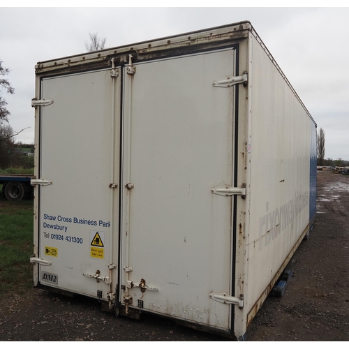 1673 - Jack leg container body 26ft