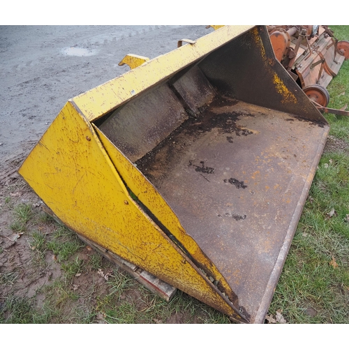 1702 - Loader bucket