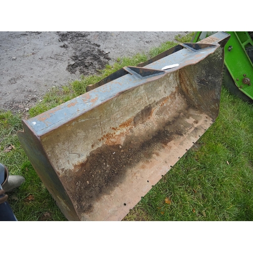 1713 - Loader bucket with JCB brackets