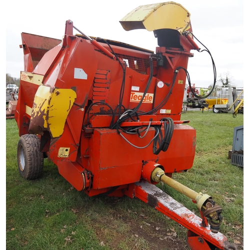 1780 - Teagle Tomahawk 8080 bale shredder with electric controls in office