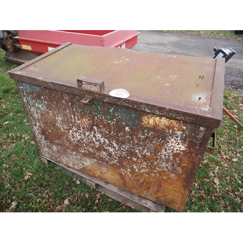 1931 - Metal storage bin