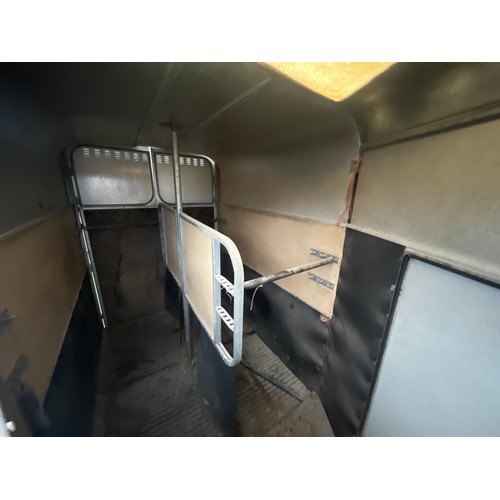 1660 - Ifor Williams HB505R Hunter horse trailer