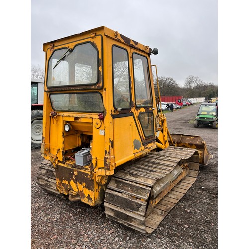 1738 - Caterpillar 931B dozer with bucket. Runs and drives. Key in office