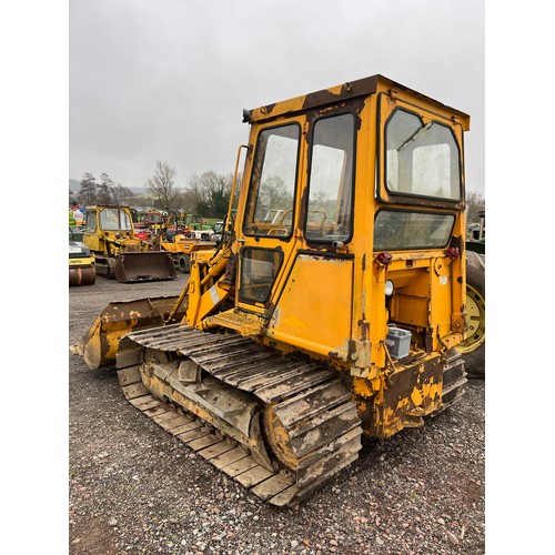 1738 - Caterpillar 931B dozer with bucket. Runs and drives. Key in office