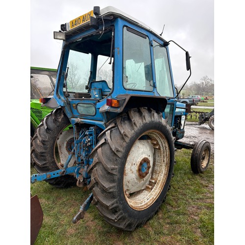 1623 - Ford 6610 tractor. Runs and drives. Fitted with pick up hitch and good tyres. Showing 6148 hours. Re... 