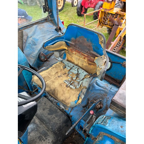 1623 - Ford 6610 tractor. Runs and drives. Fitted with pick up hitch and good tyres. Showing 6148 hours. Re... 