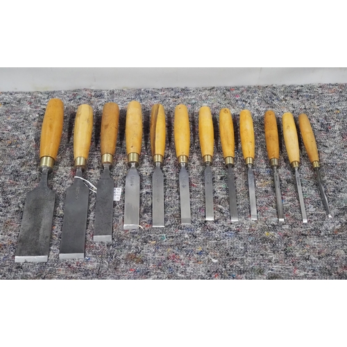 599 - Boxwood handled firmer chisels ⅛