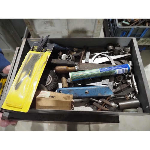 862 - 15 Drawer metal cabinet and contents of assorted reamers, taps, dies, paintbrushes, collets, etc.