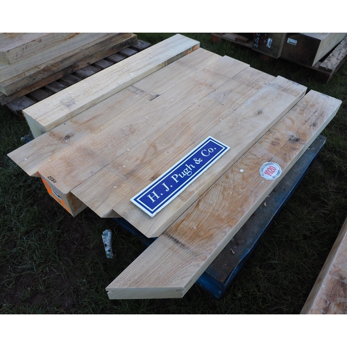 1020 - Oak beams average 1.0m - 6