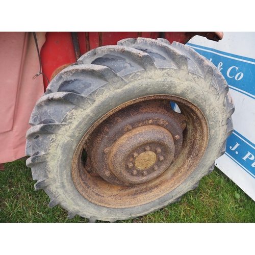 1540 - Massey Ferguson 165 tractor with scirocco cab. Runs and drives. Reg. JUO 147E. No docs. Key in offic... 