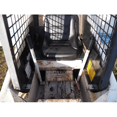 1512 - Bobcat 313 skid steer loader. Runs and drives