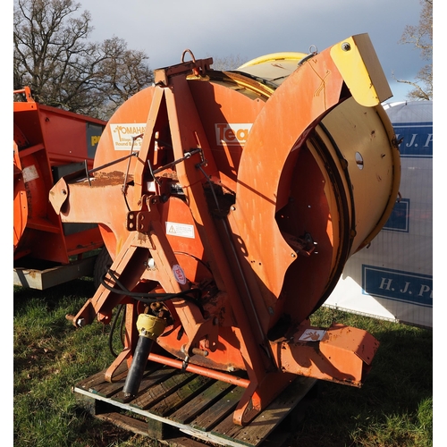 1547 - Teagle Tomahawk 404m round bale shredder