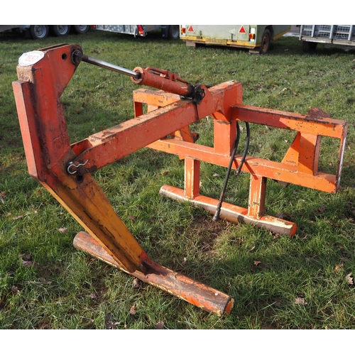 1557 - Bale handler