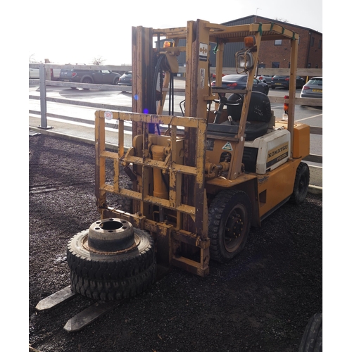 1579 - Komatsu FG201 petrol forklift