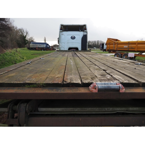 1644 - Renault 210 flatbed lorry. 23ft with tail lift. Reg. SI ROC. V5 and keys in office