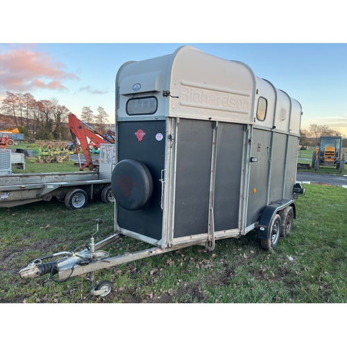 1600 - Richardson tandem axle horse trailer