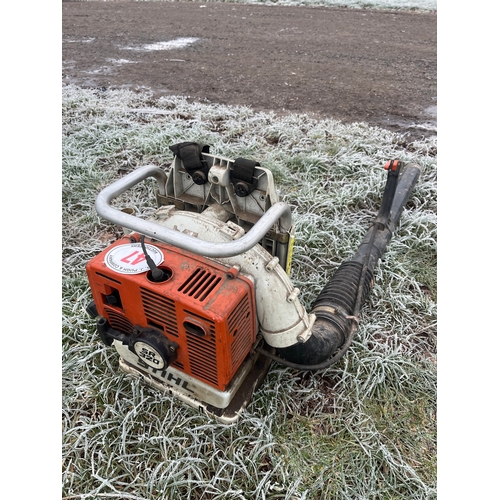 47 - Stihl SR 320 blower