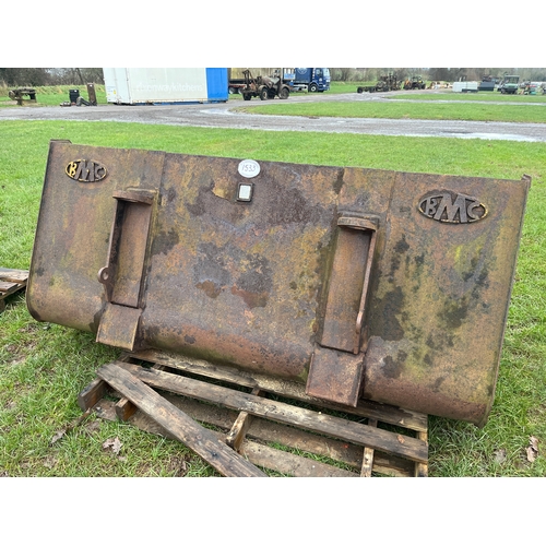 1533 - General purpose loadall bucket with Matbro brackets