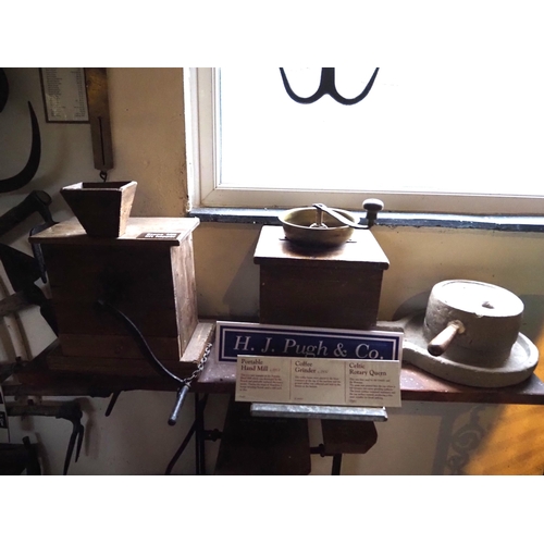 75 - Portable hand mill, coffee grinder and rotary quern