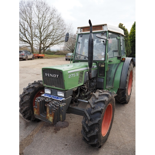 Fendt 275S tractor. Runs and drives, showing 3537 hours. C/w front weights. Reg. H618 WCJ