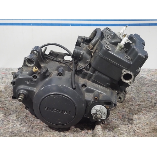 Suzuki RG250 Gamma Mk3 engine. Missing covers and head bolts