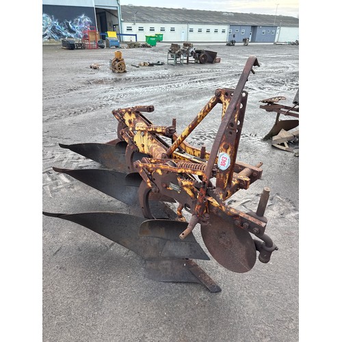 Lot 1043      