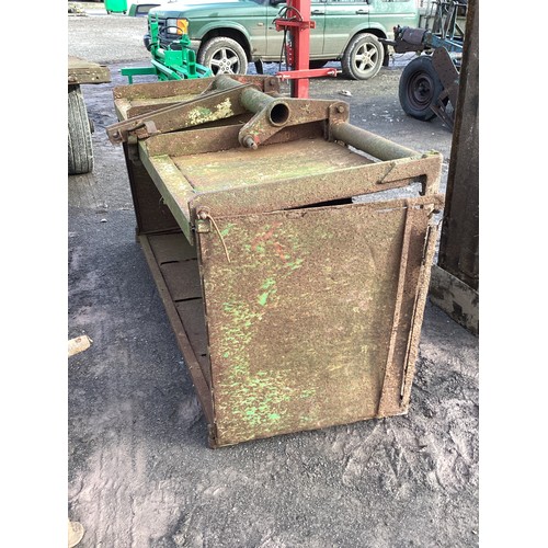 Lot 1052      