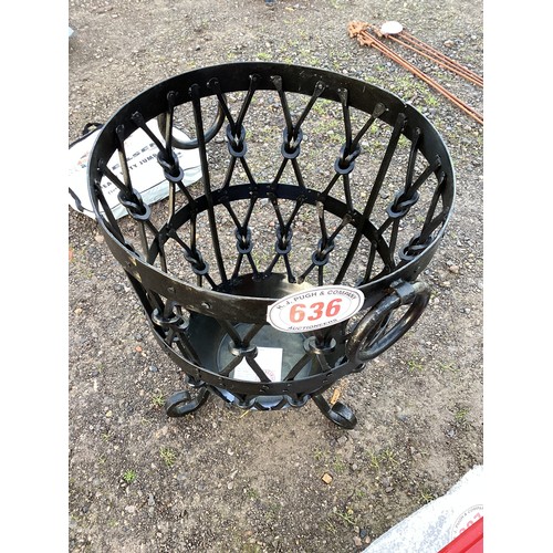 Lot 636       