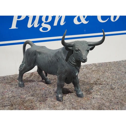 514 - Bull ornament 1ft